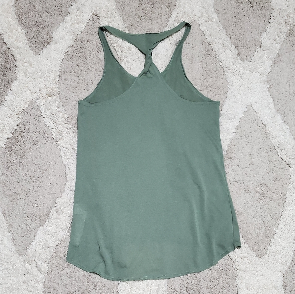 ๐ฅ5/$25๐ฅ Factorie green tank - Picture 2 of 3